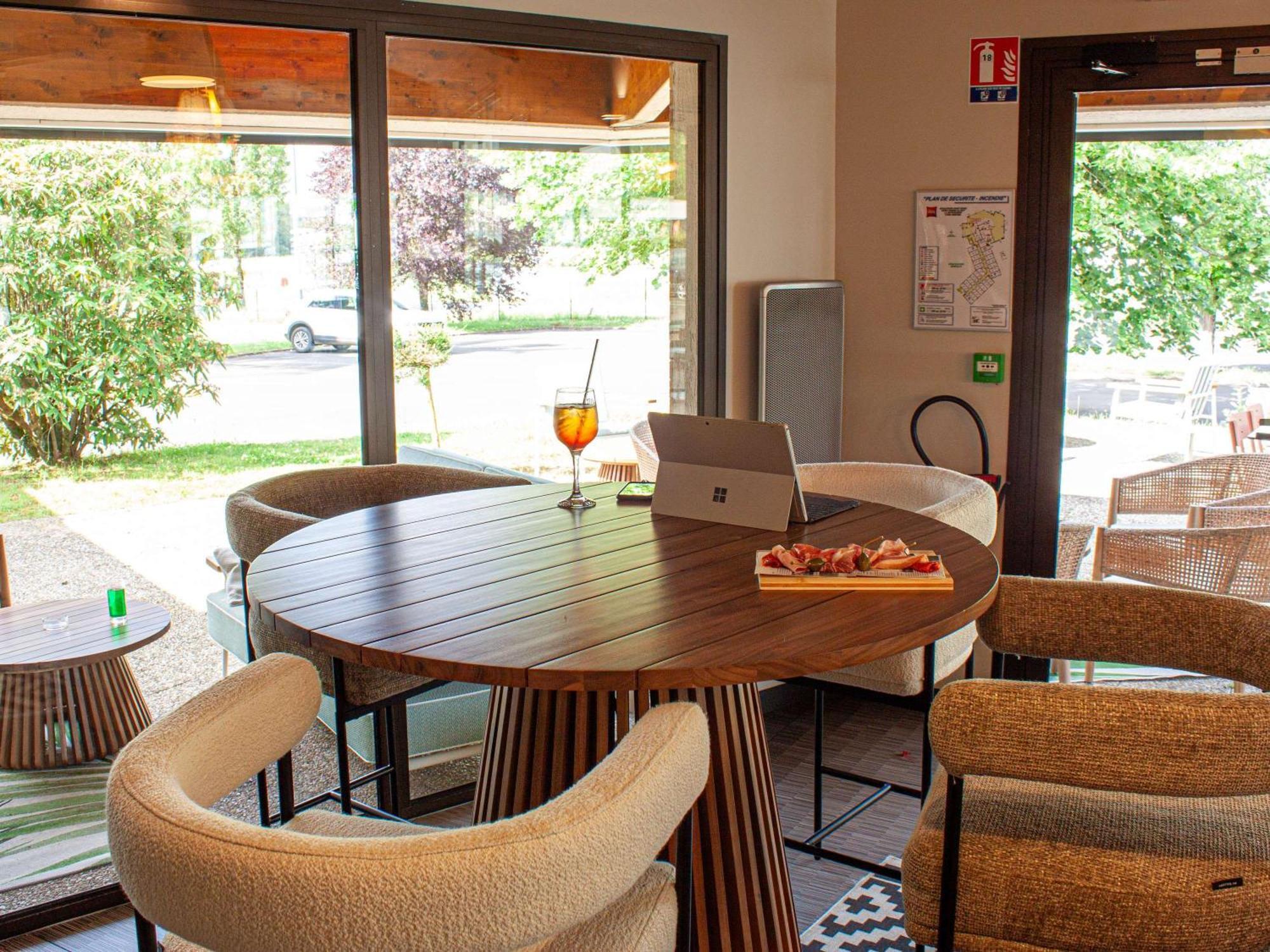 Ibis Amboise Hotel Bagian luar foto