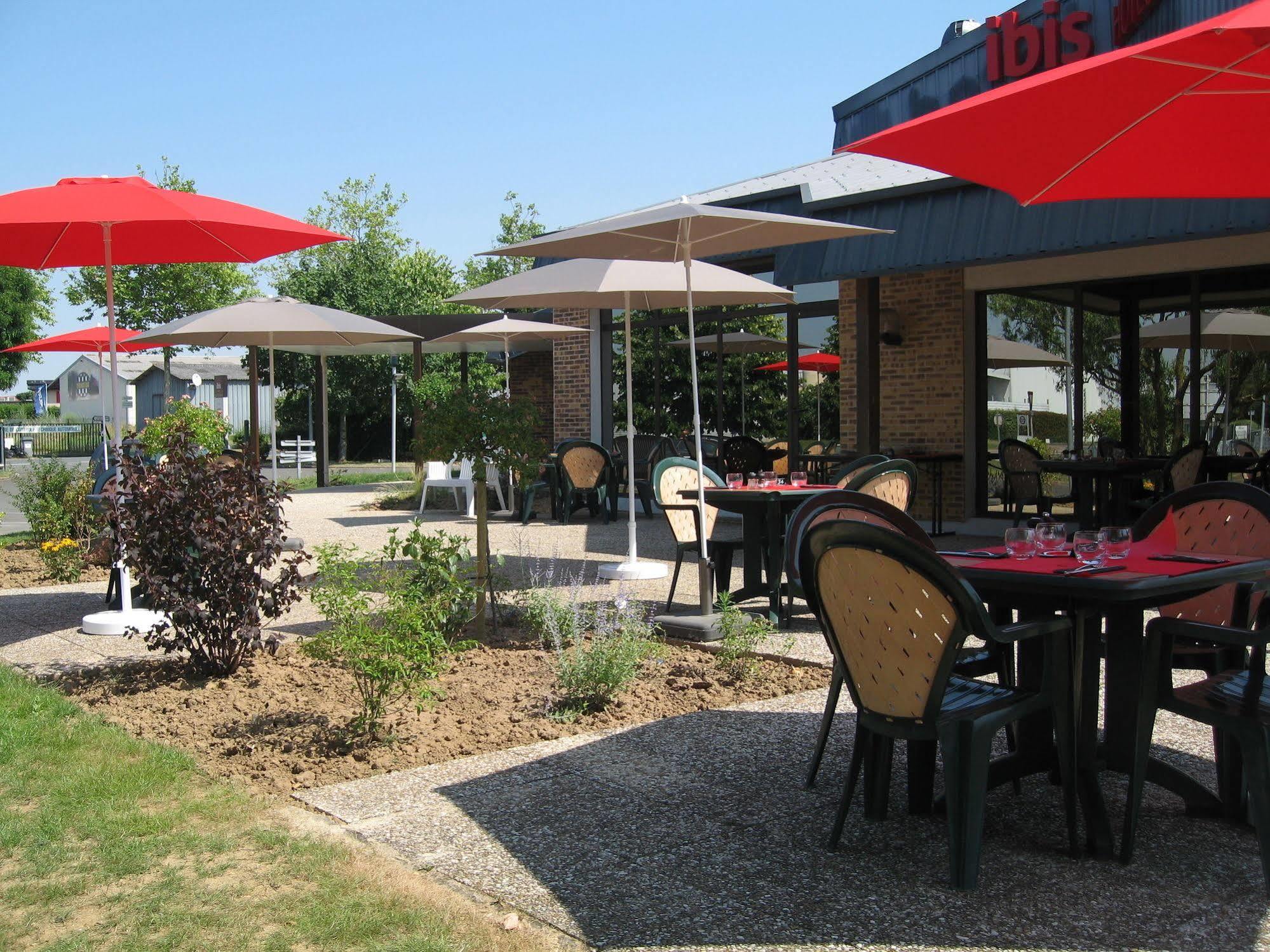 Ibis Amboise Hotel Bagian luar foto