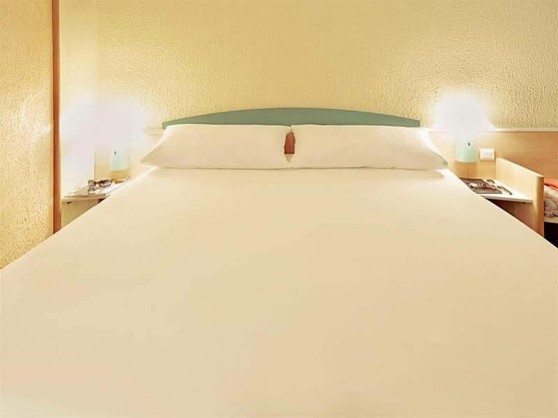 Ibis Amboise Hotel Bagian luar foto