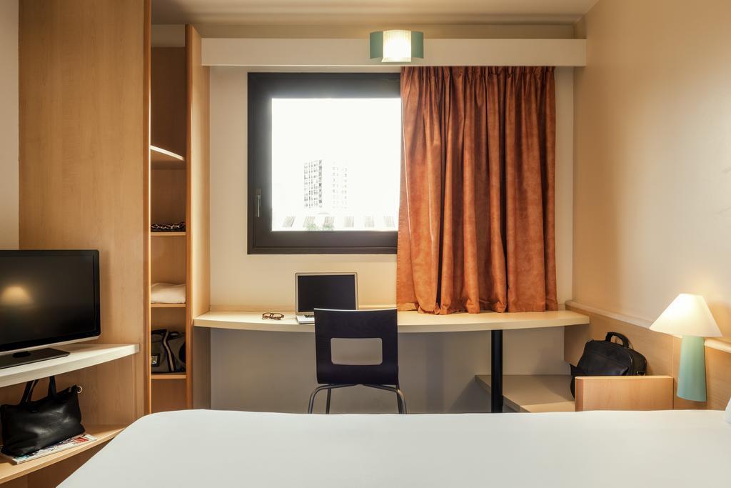 Ibis Amboise Hotel Bagian luar foto