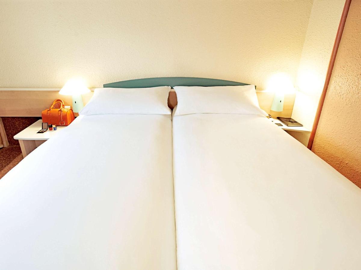 Ibis Amboise Hotel Bagian luar foto